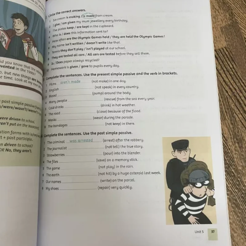 bộ sách Grammar Friends 1,2 - Students Book ( sách màu)