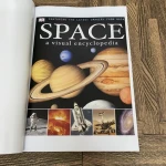SPACE A VISUAL ENCYCLOPEDIA (Sách màu)